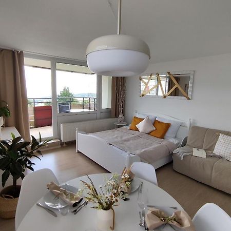 Pools, Sauna Und Balkon Mit Panoramablick 상트엥글마 외부 사진